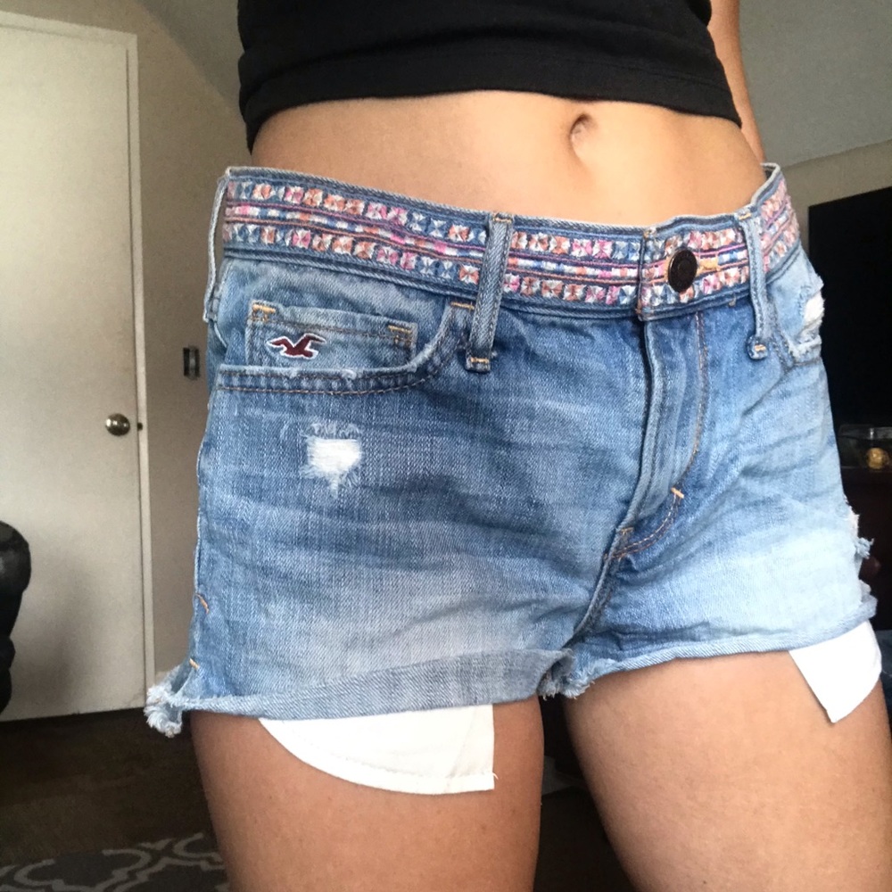 multi-colored light wash hollister shorts ❤️🧡💙